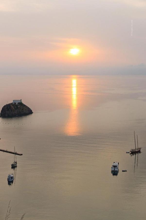 Villa Isabella Ponza Eksteriør bilde